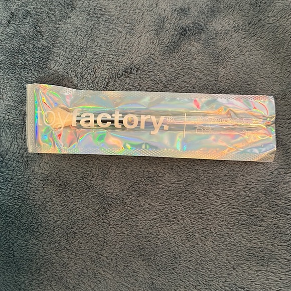 NEW Cosmetic bag bundle powder, highlighter, blending brush, brow gel sleep mask - Picture 11 of 16